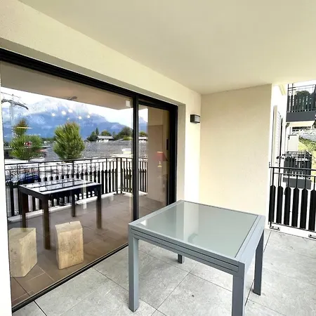Clair Des Pres Apartment *